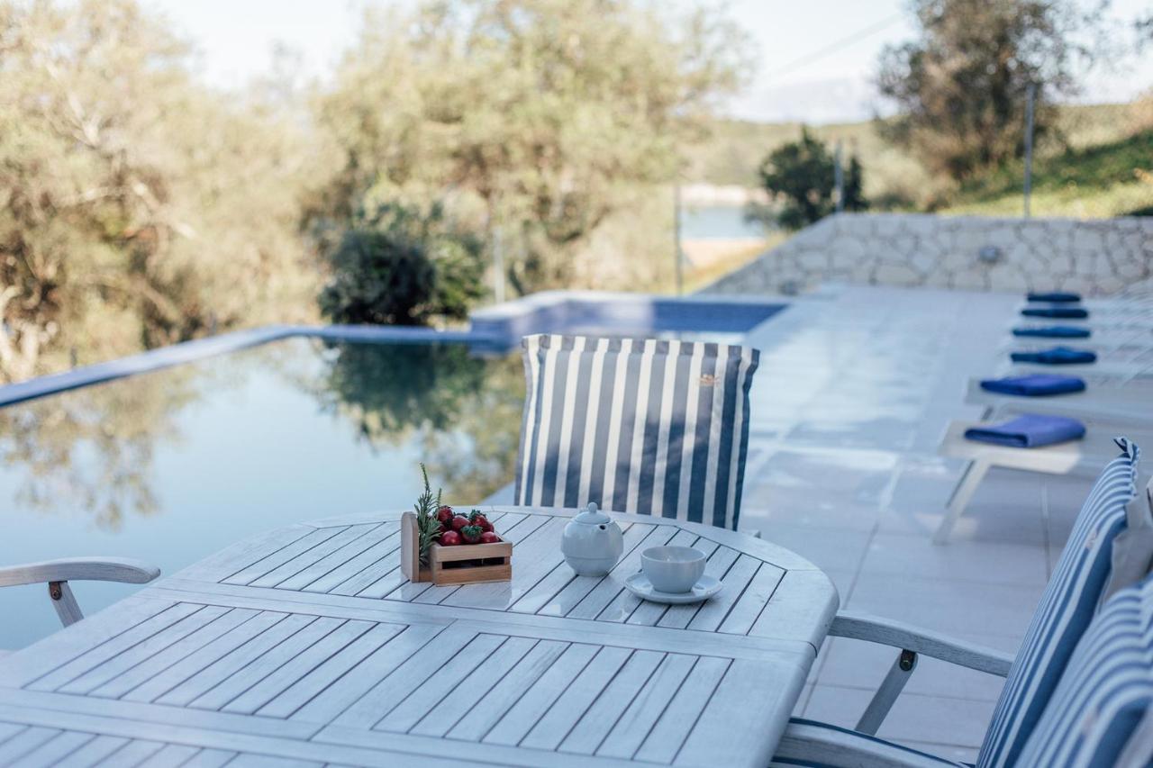 Villa Breeze & Villa Coco By Konnect, Avlaki Beach Kassiopi Exterior foto
